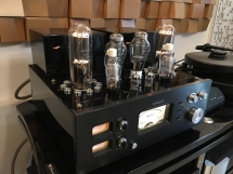 מגבר מנורות Line Magnetic - 845 Premium